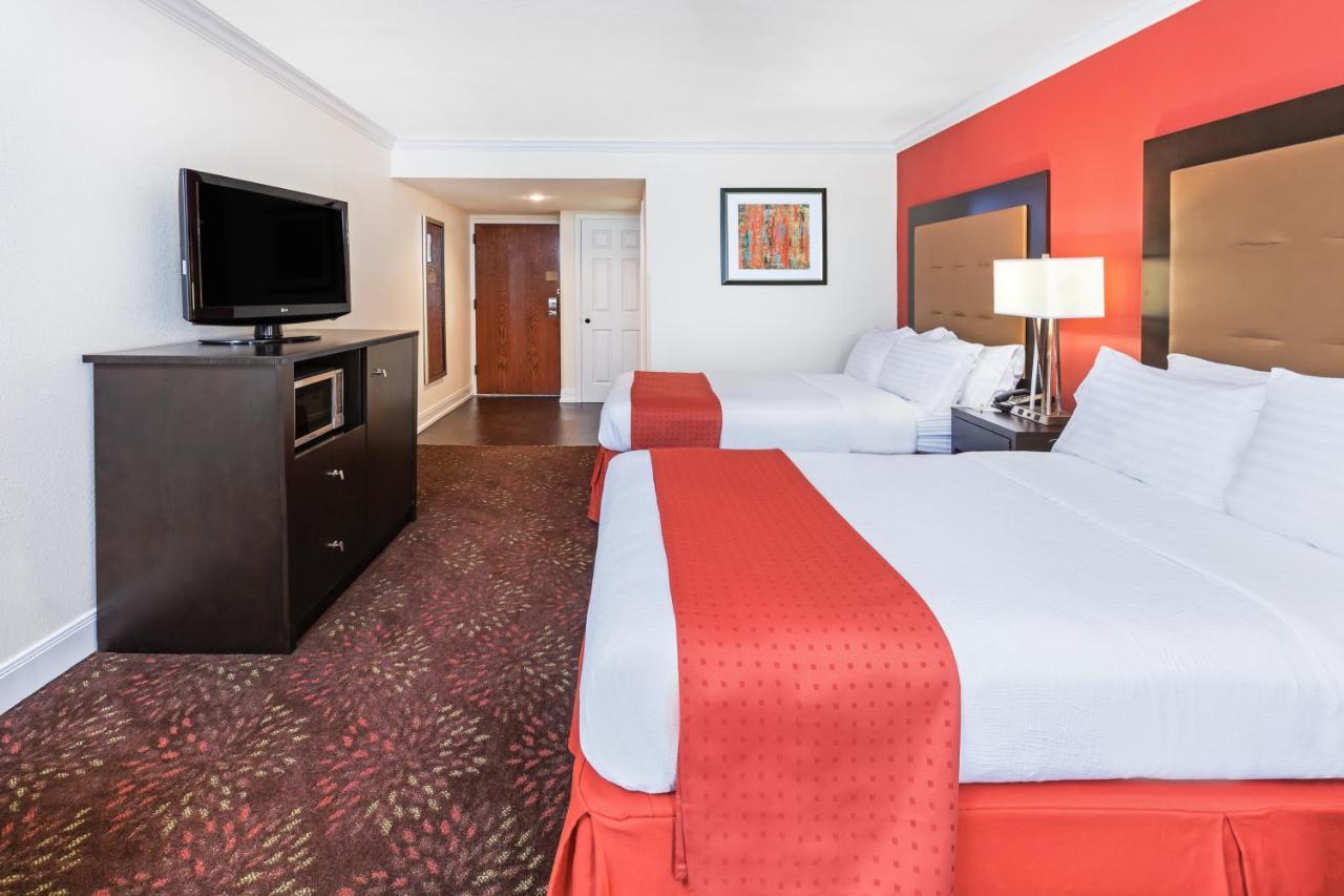 Holiday Inn Tyler - Conference Center By Ihg Exterior foto