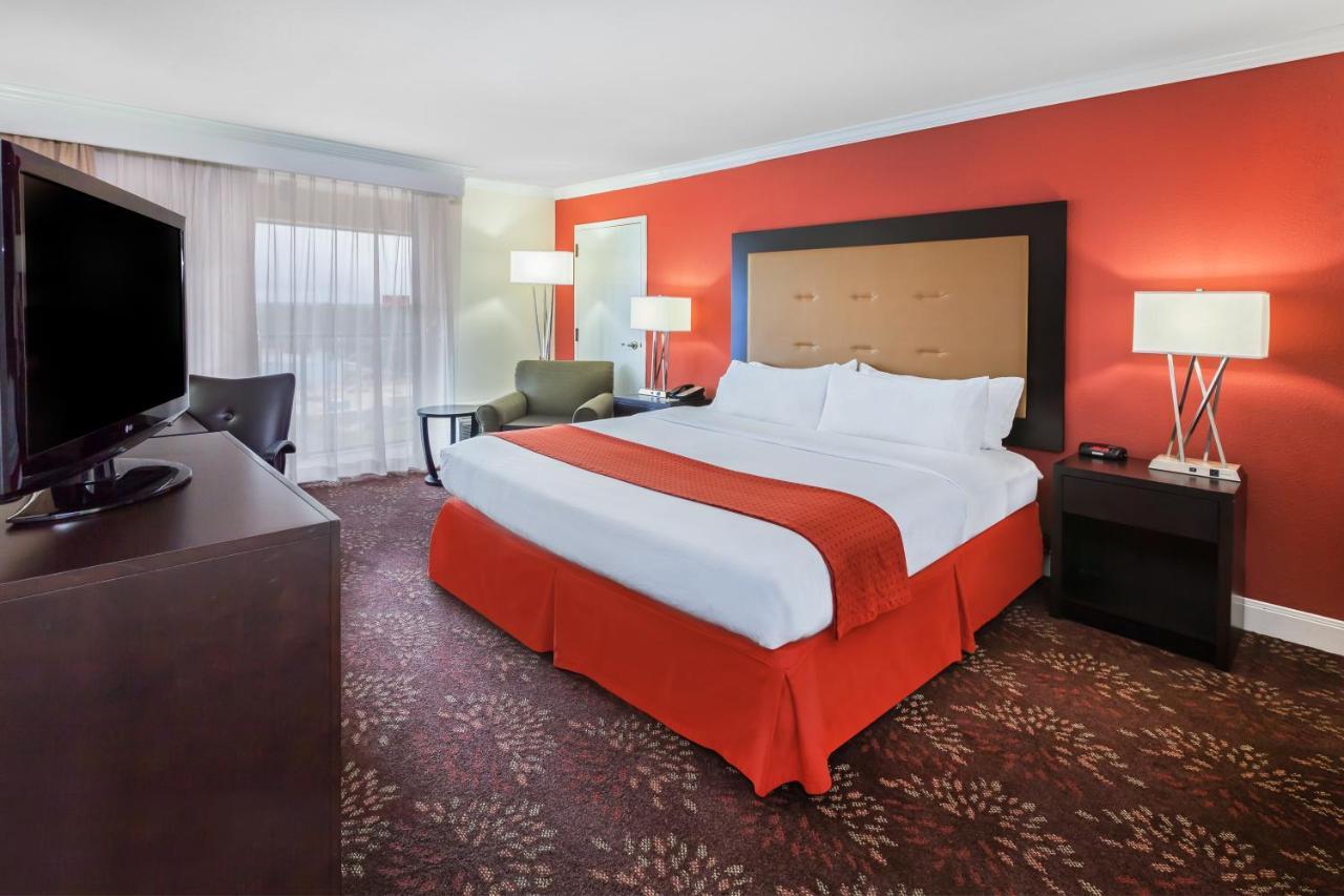 Holiday Inn Tyler - Conference Center By Ihg Exterior foto